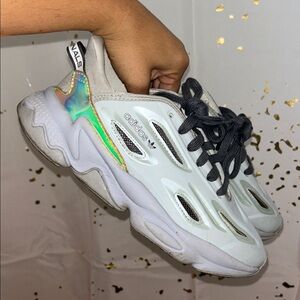 Adidas women’s ' Iridescent White and Gray Sneakers